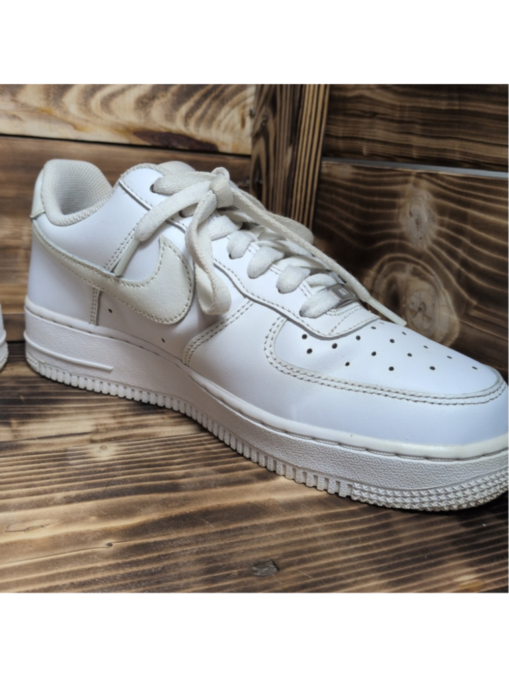 Nike Air Force 1 '07 Low Womens Size 8 White Athletic Lifestyle Shoes Sneakers - Picture 7 of 10
